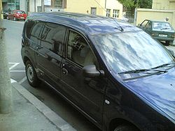 Dacia Logan Van (02).jpg