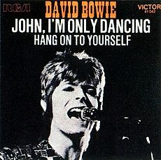 Обложка сингла «John, I’m Only Dancing» (Дэвида Боуи, 1972)