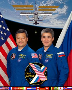 (Слева направо): Л. Чиао, С. Шарипов