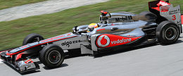 Льюис Хэмилтон за рулём McLaren MP4-26 в Малайзии