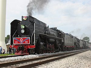 Паровозы QJ № 6988 и 7081, некогда работающие на Цзитунской железной дороге, а ныне эксплуатирующиеся на Iowa Interstate Railroad (США)